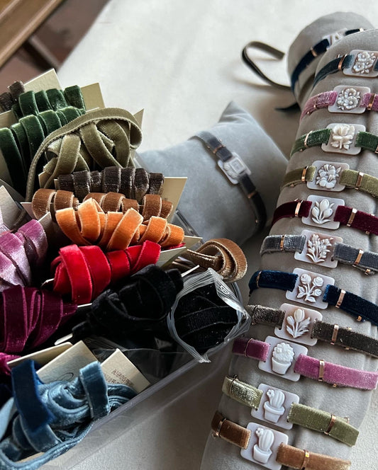 Bracciali in Velluto con Cammeo