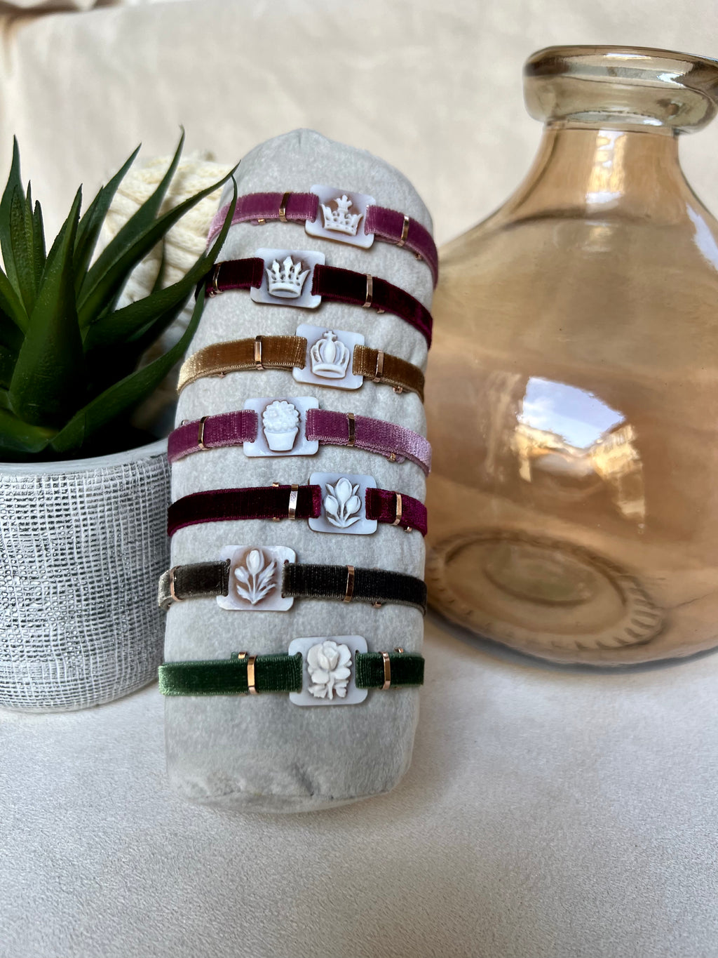 Bracciali in Velluto con Cammeo
