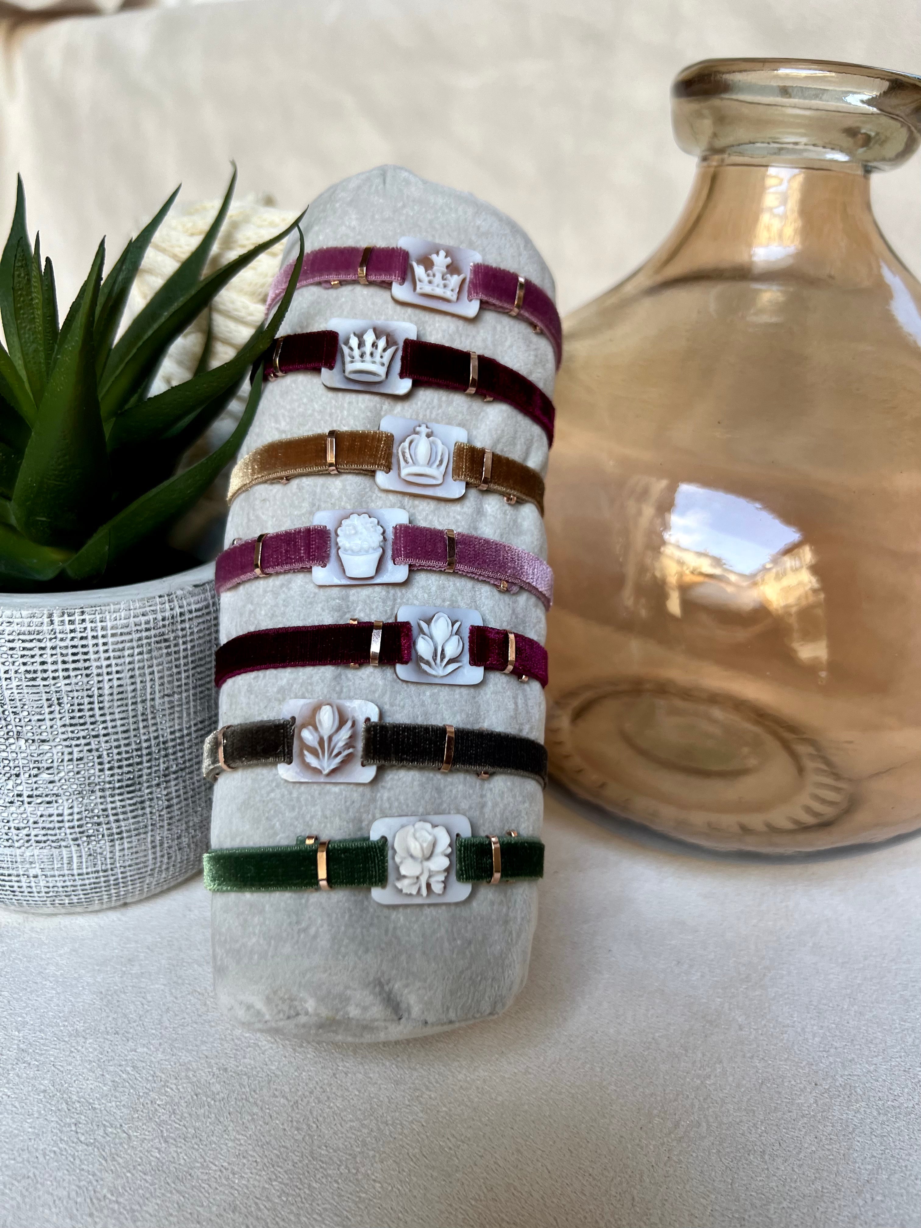 Bracciali in Velluto con Cammeo